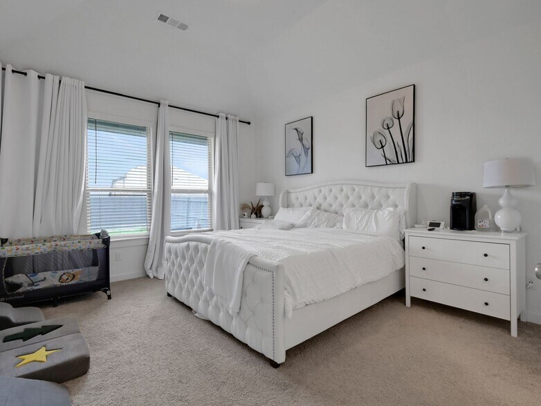 Building Photo - 3936 Mercedes Bend