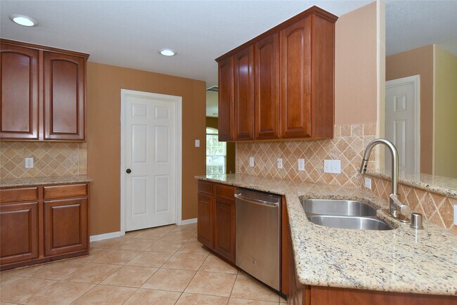Building Photo - 21123 Amber Crossing Dr