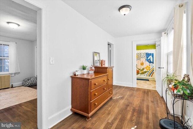 Building Photo - 222 S Raleigh St