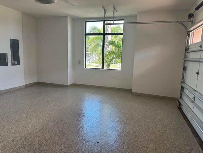 Building Photo - 17297 Ponte Chiasso Dr