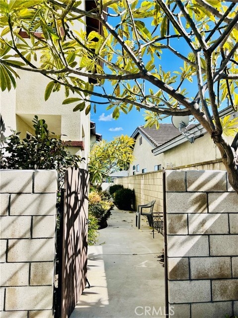 Building Photo - 10805 Pine St