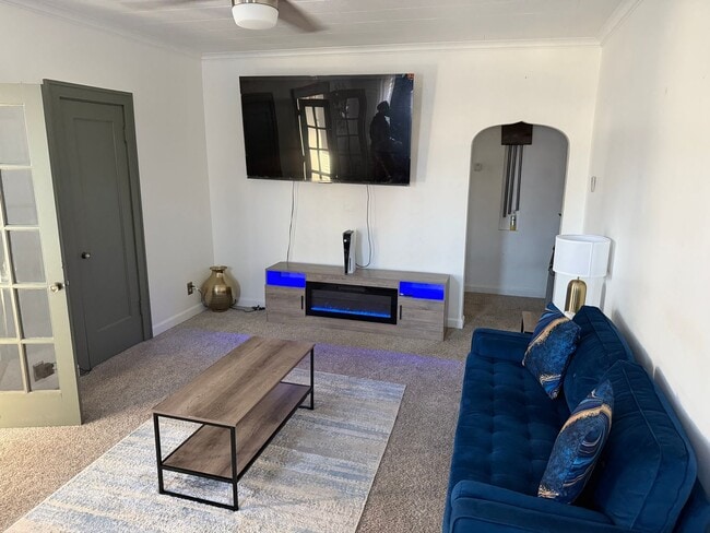 Building Photo - 1707 N Charles St