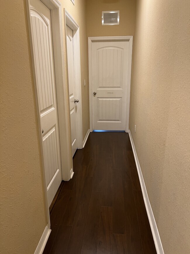 Building Photo - 3530 NW 29th Ct