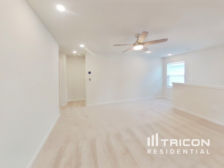 Building Photo - 14934 Macadamia Ln