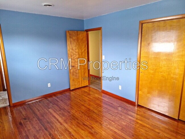 Building Photo - 3505 Melody Ln W