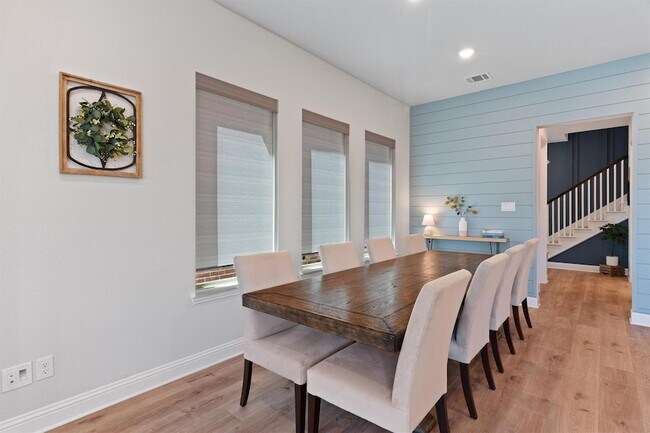 Building Photo - 7309 Sunset Blvd