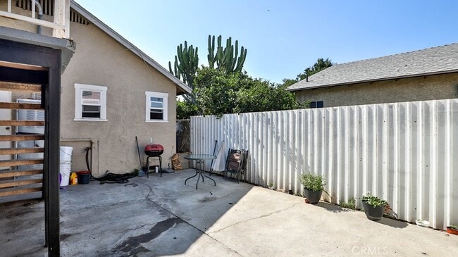 Building Photo - 1829 E 63rd St