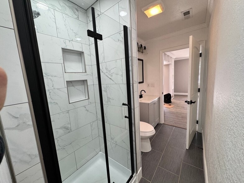 Building Photo - 2726 Highland Cir