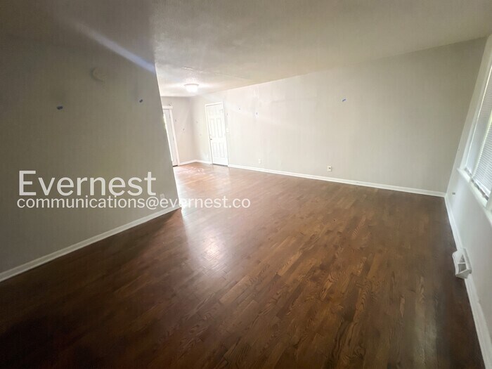 Building Photo - 5901 E 83rd St