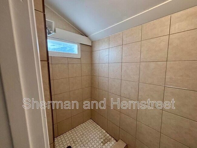 Building Photo - 821 Georgia Ave