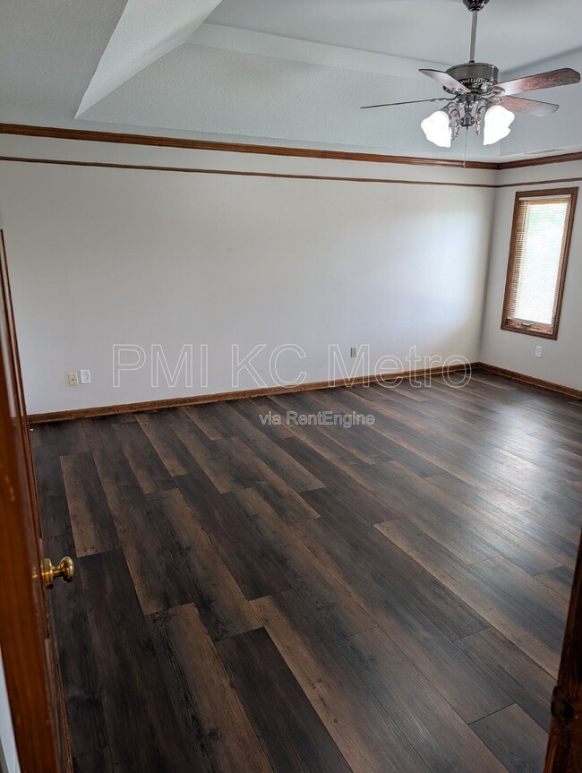 Building Photo - 3905 SW 14 St Ct