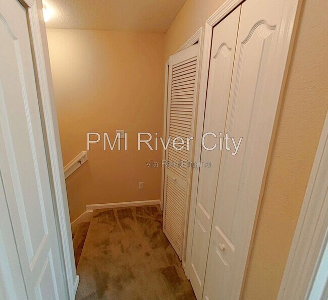 Building Photo - 1740 Biscayne Bay Cir