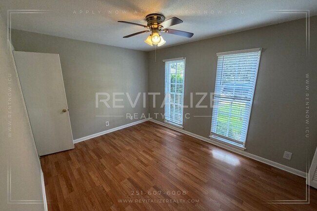 Building Photo - 1504 Dauphin St