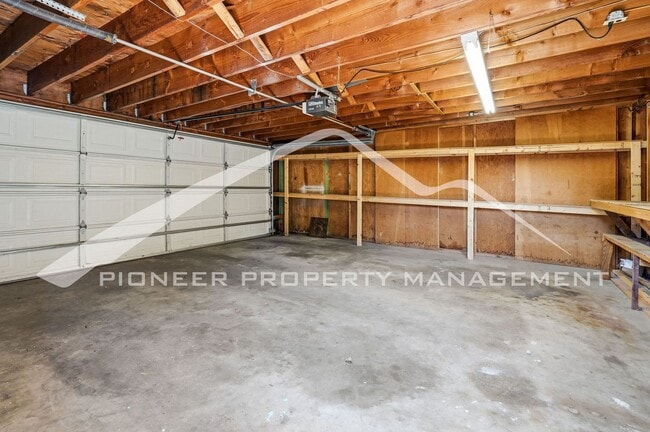 Building Photo - 655 S Xenon Ct