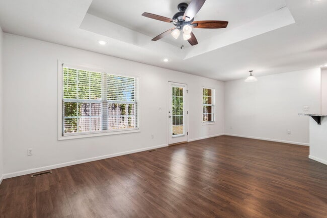 Building Photo - 2303 W Bridlewood Trail