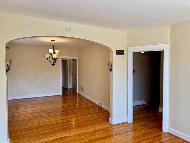 Building Photo - 4645 Wilcox Ave