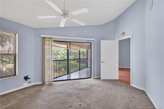 Building Photo - 6060 SE Martinique Dr