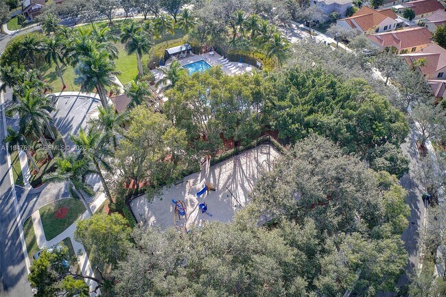 Building Photo - 1261 Presidio Dr