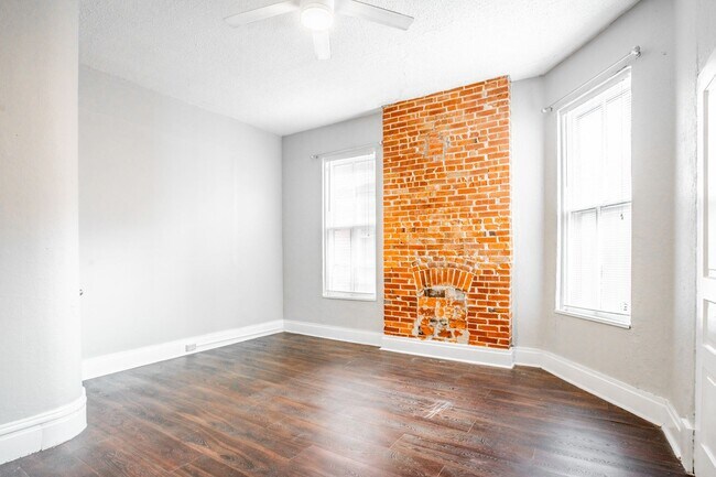 Building Photo - Henrietta Pl