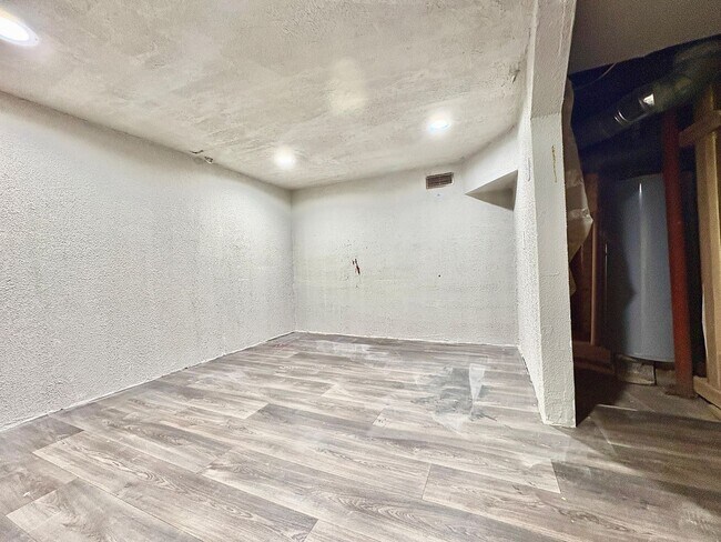 Building Photo - 1052 O'Brien