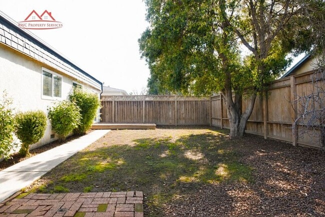 Building Photo - 1377 Spoonbill Way