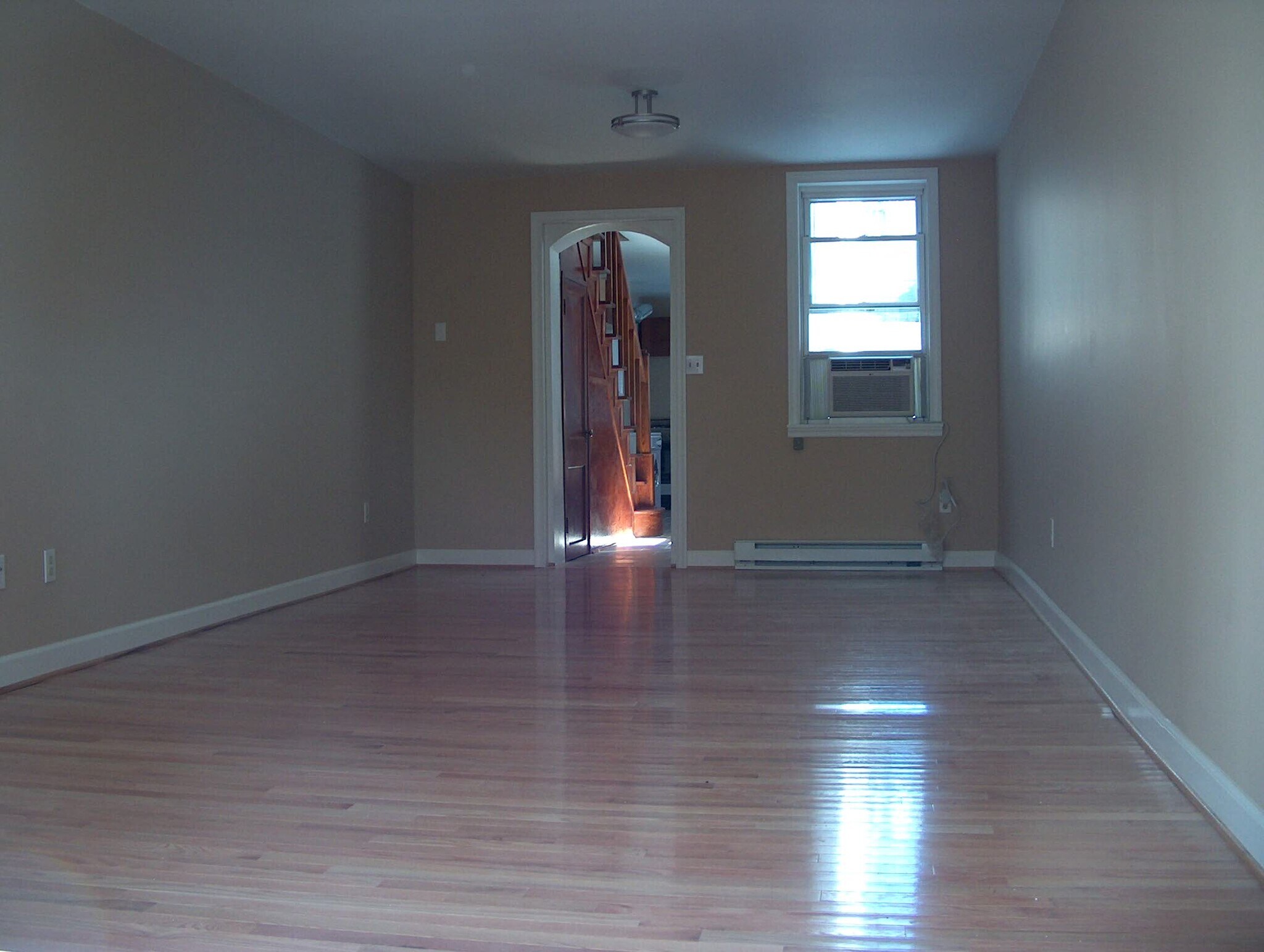 Building Photo - 515 S Madeira St