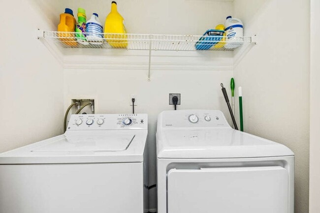 Building Photo - Beautiful Ocean Walk Condo