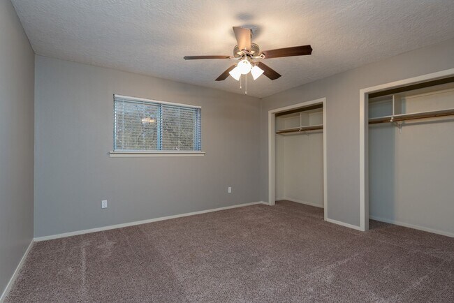 Building Photo - AUGUST 2026 MOVE IN! Beautiful 5 Bed Recently Renovated!