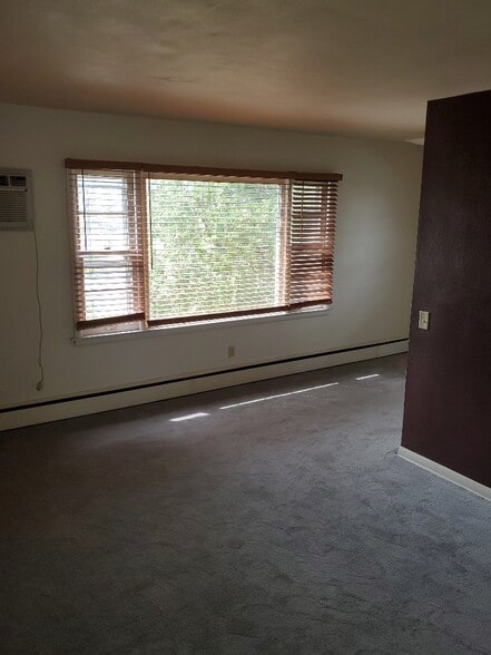 Building Photo - 1301 Jewel Ct