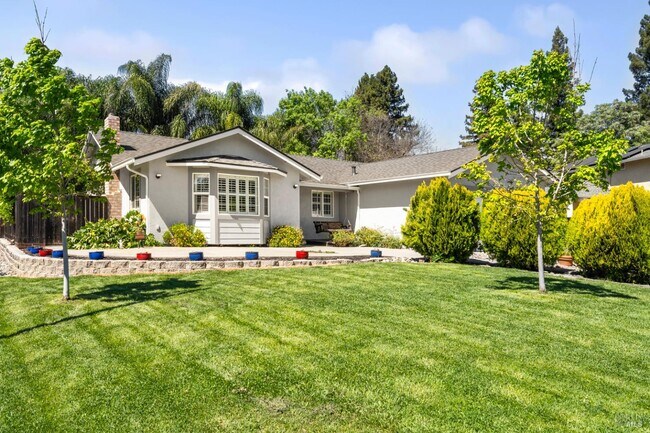 Building Photo - 436 Corte Lagos