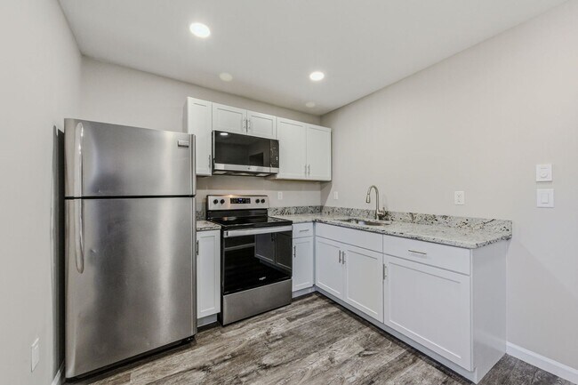 Building Photo - 2 bedroom one bath townhouse in Wilmington