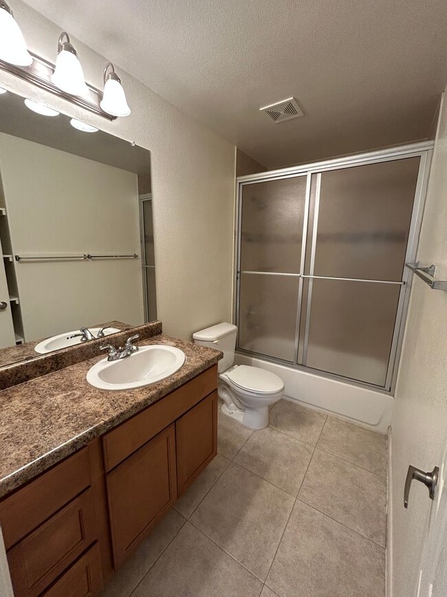 Building Photo - Medical Center Condo!