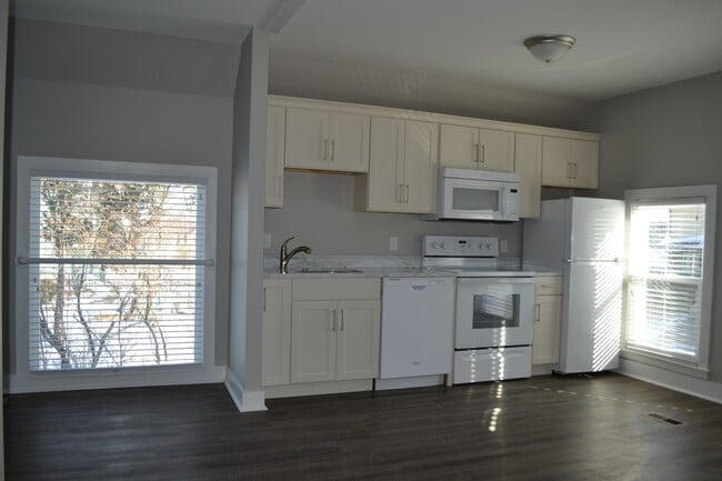 Building Photo - Historic carriage house renovated into a loft apartment! 1 bed 1 bath! Close to downtown