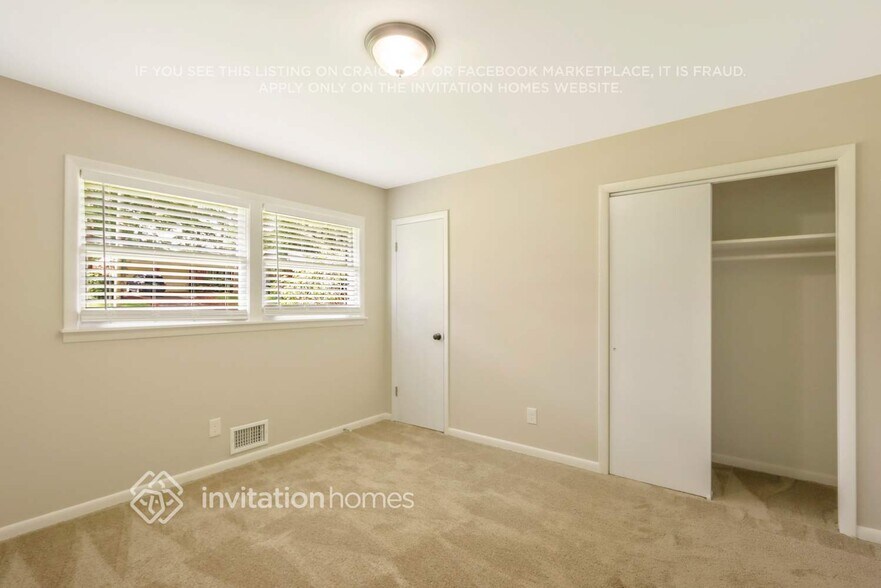 Building Photo - 2307 Ithica Dr SE