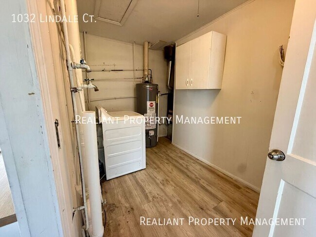 Building Photo - 1032 Lindale Ct