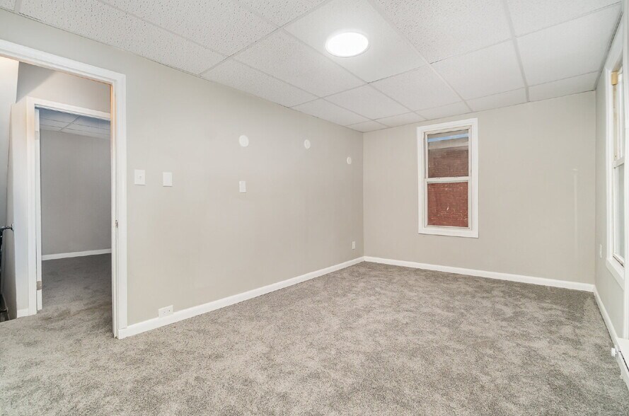 Building Photo - 606 North St