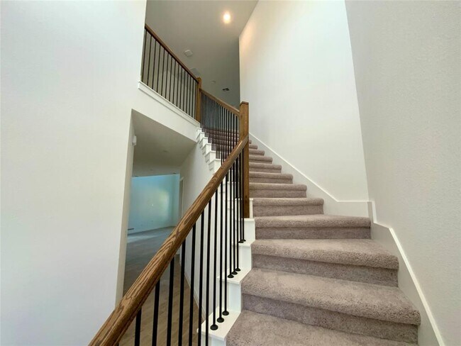 Building Photo - 358 Darley Oak Dr