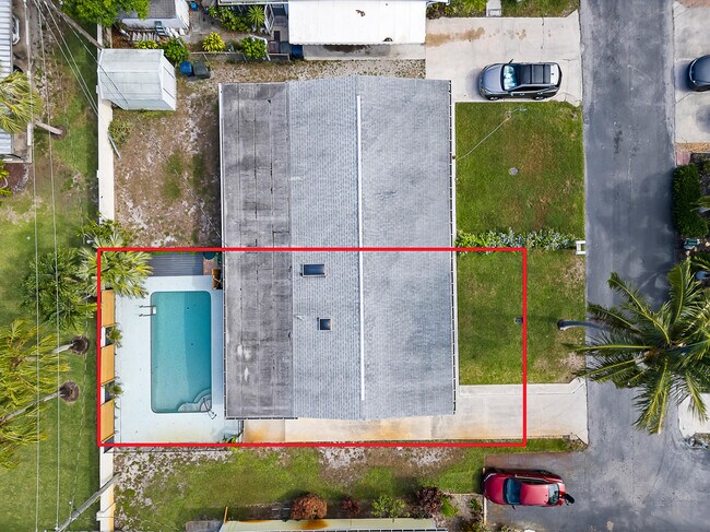 Building Photo - 13 SE Sailfish Ln