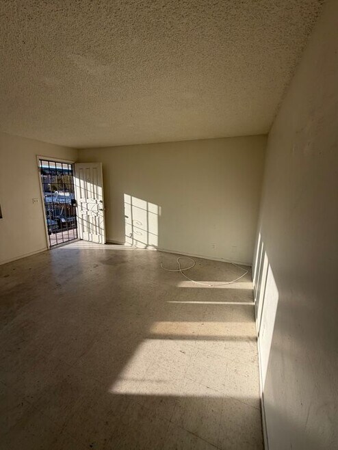 Building Photo - 12030 Pine St