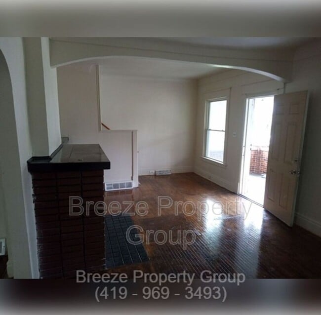 Building Photo - 713 Orchard St