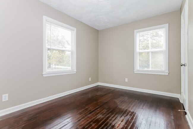 Building Photo - 1608 W Sheley Rd