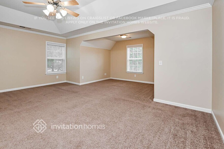 Building Photo - 940 Island Bluff Ln