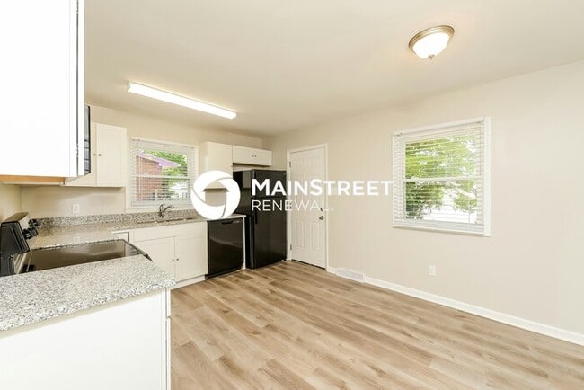 Building Photo - 3 Bedroom Pet-Friendly Home in Winston-Sal...