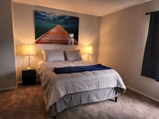 Building Photo - Charming Westside 2 Bedroom- pet friendly