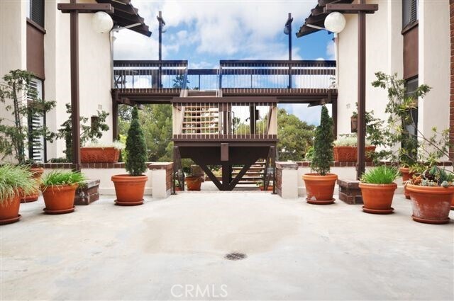 Building Photo - 2322 Palos Verdes Dr W