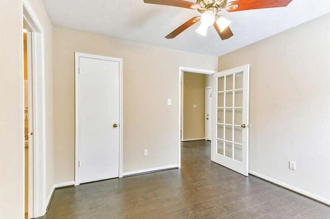 Building Photo - 4738 Cavern Dr