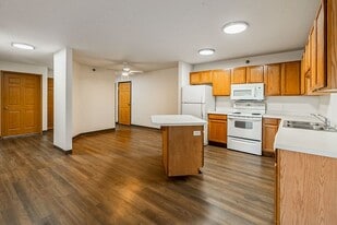Building Photo - STERLING HEIGHTS
