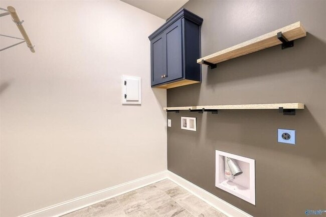 Building Photo - 12786 Juniors Dr