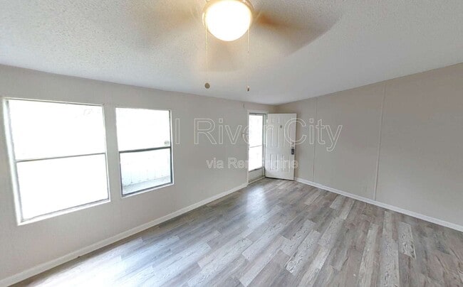 Building Photo - 12556 Palmetto St