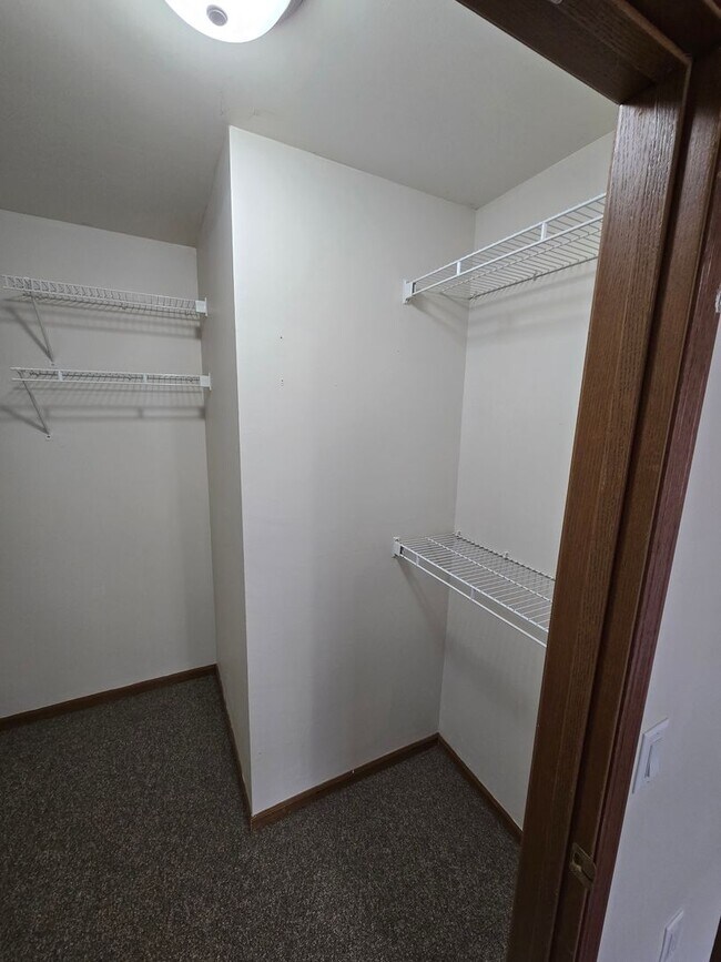 Building Photo - 1001-1017 Rockefeller Ln